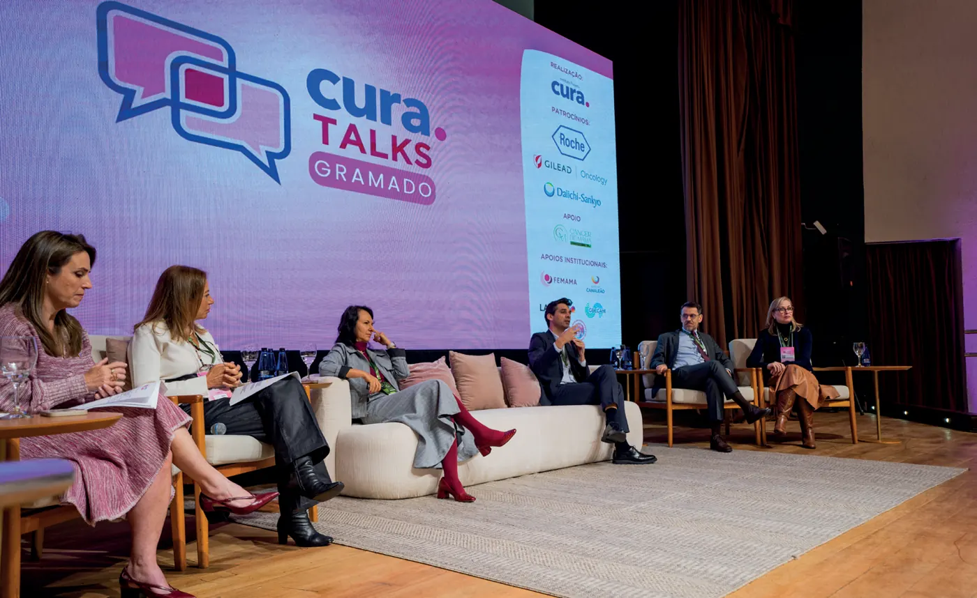 CURA Talks Gramado, com palestrantes no palco